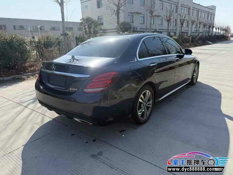 18年奔驰C轿车抵押车出售