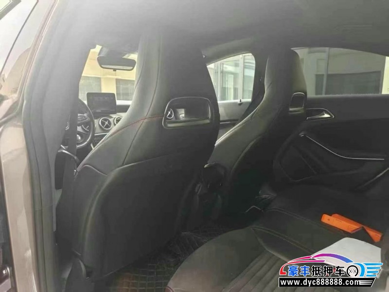 18年奔驰CLA轿车抵押车出售