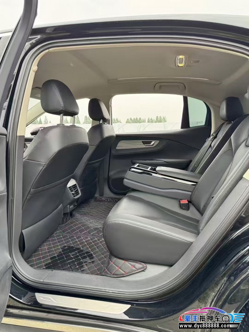 24年红旗EQM5轿车抵押车出售