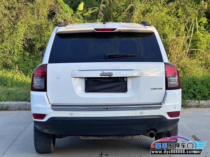 13年Jeep指南者轿车抵押车出售