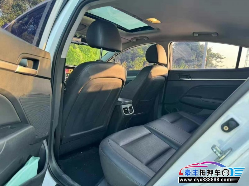 20年现代领动轿车抵押车出售