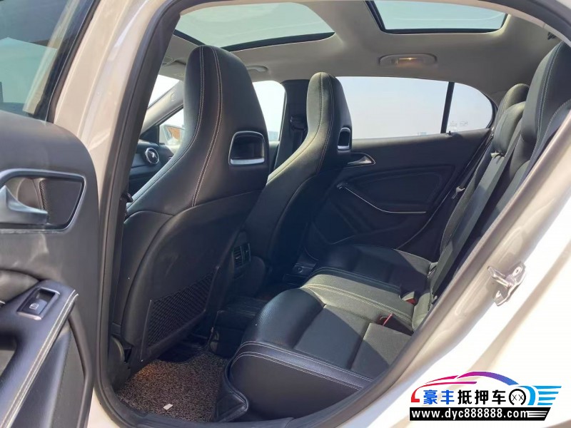 19年奔驰GLA轿车抵押车出售