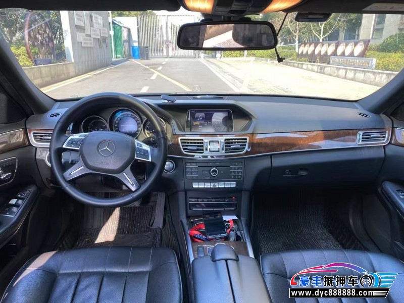 15年奔驰E轿车抵押车出售