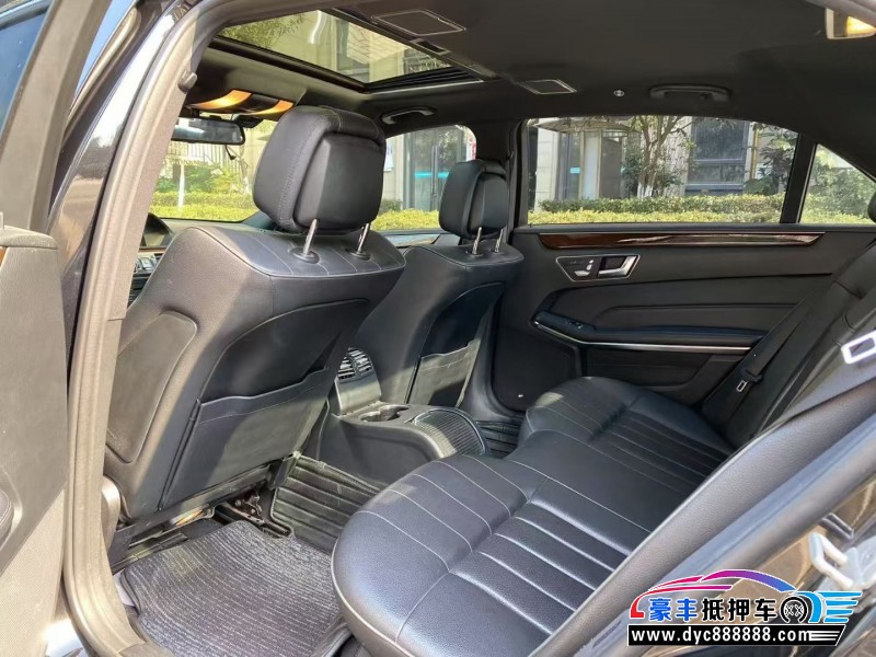 15年奔驰E轿车抵押车出售