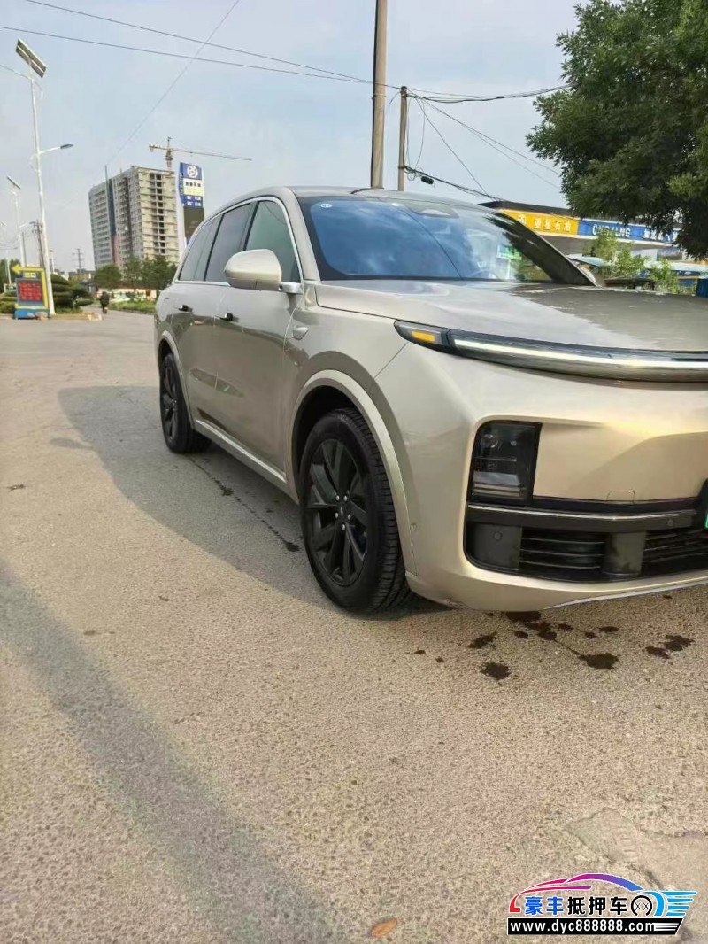 23年理想L8轿车抵押车出售