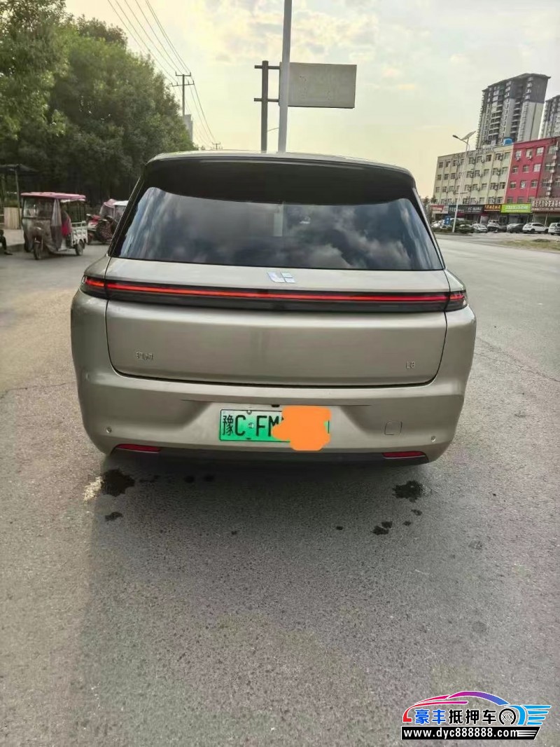 23年理想L8轿车抵押车出售