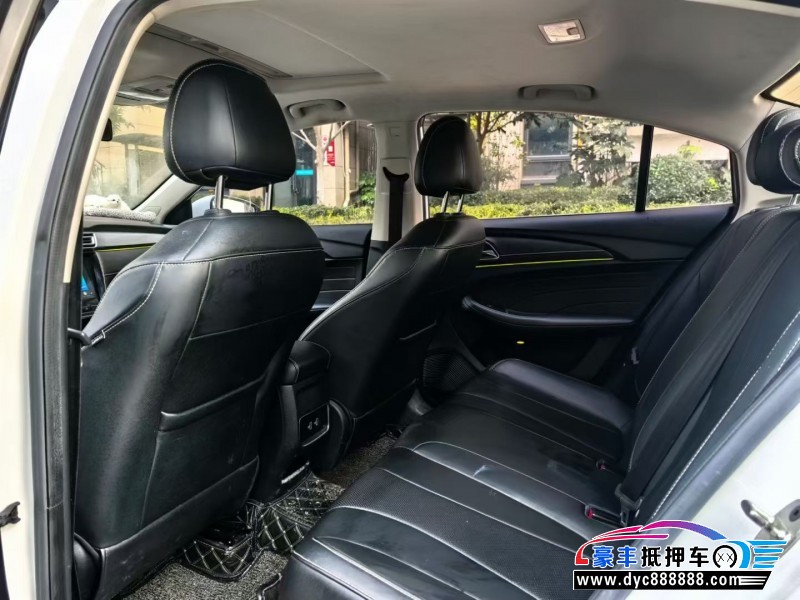 21年荣威i5轿车抵押车出售