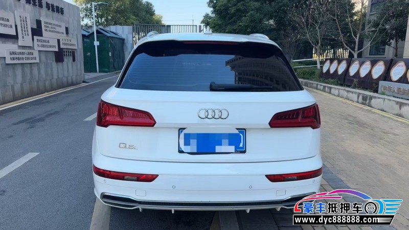 20年奥迪Q5轿车抵押车出售