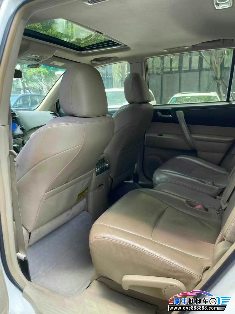 13年丰田汉兰达轿车抵押车出售