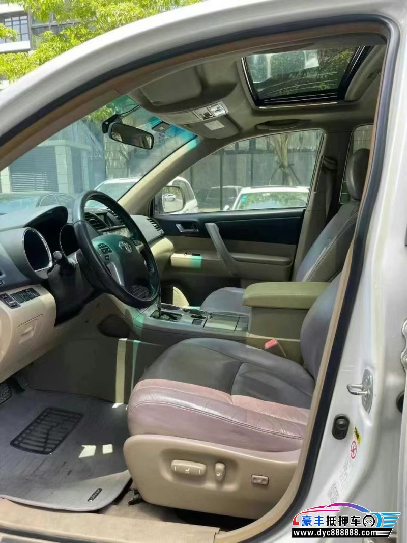 13年丰田汉兰达轿车抵押车出售