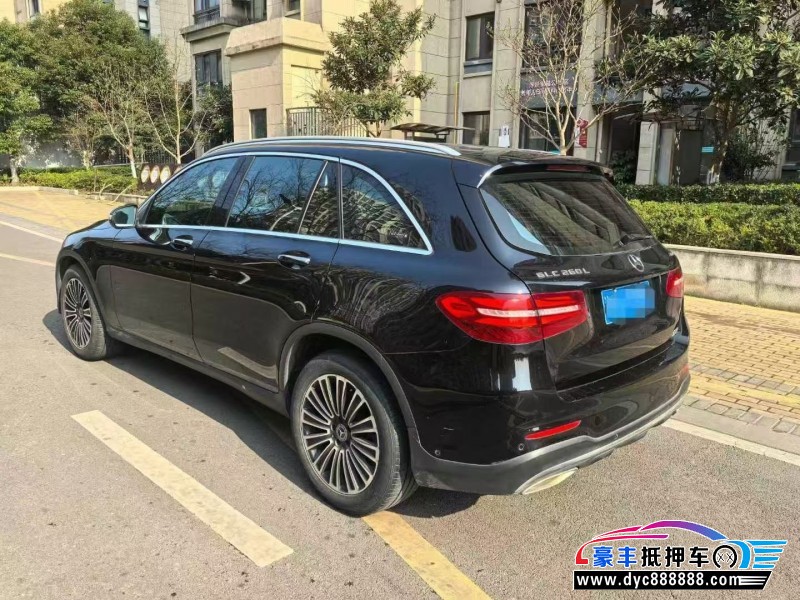 19年奔驰GLC轿车抵押车出售