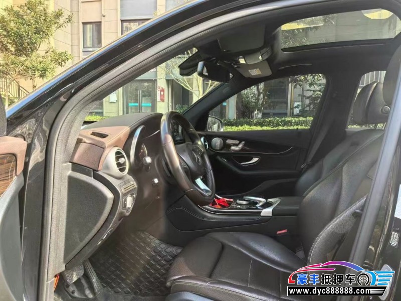 19年奔驰GLC轿车抵押车出售