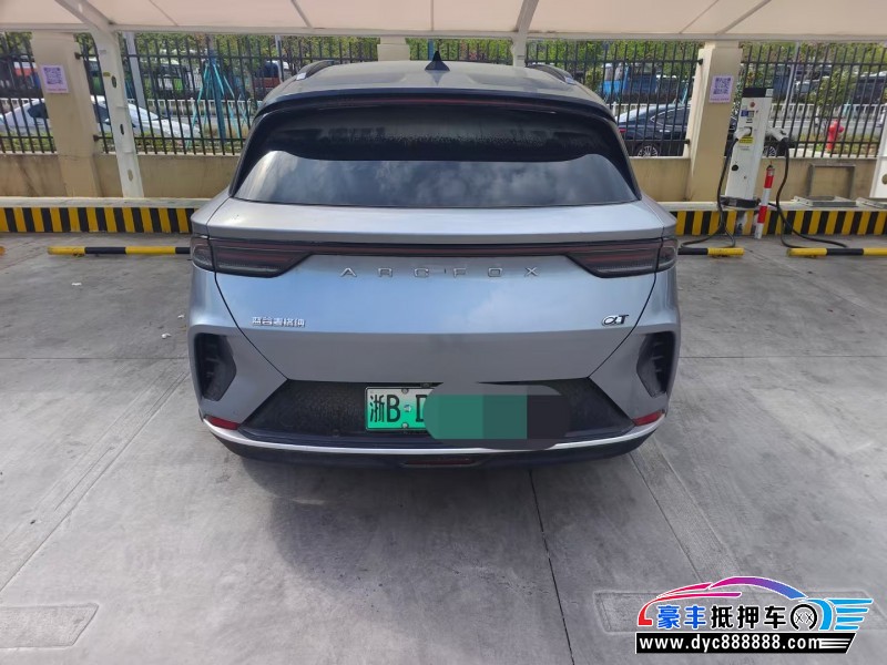 22年极狐阿尔法T轿车抵押车出售