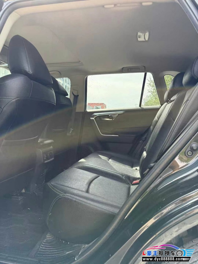 20年丰田RAV4轿车抵押车出售