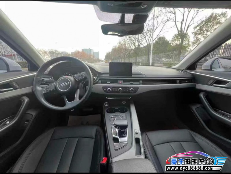 17年奥迪A4L轿车抵押车出售