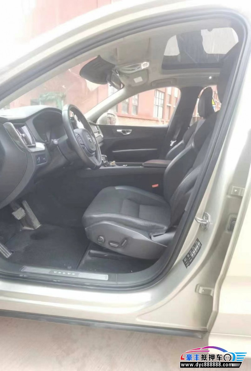 19年沃尔沃XC60轿车抵押车出售