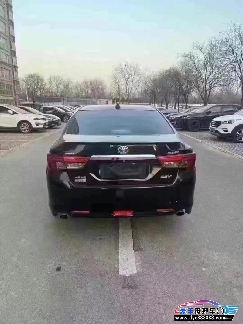 15年丰田锐志轿车抵押车出售