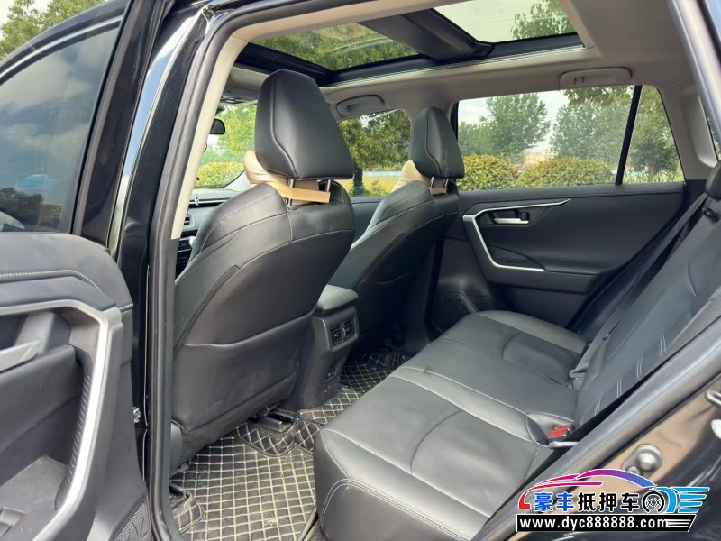 23年丰田威兰达轿车抵押车出售