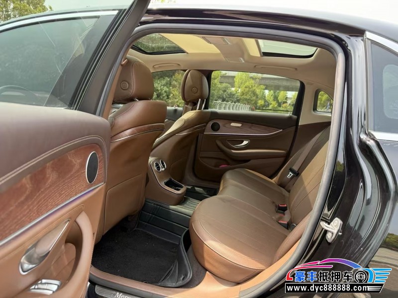 22年奔驰E轿车抵押车出售