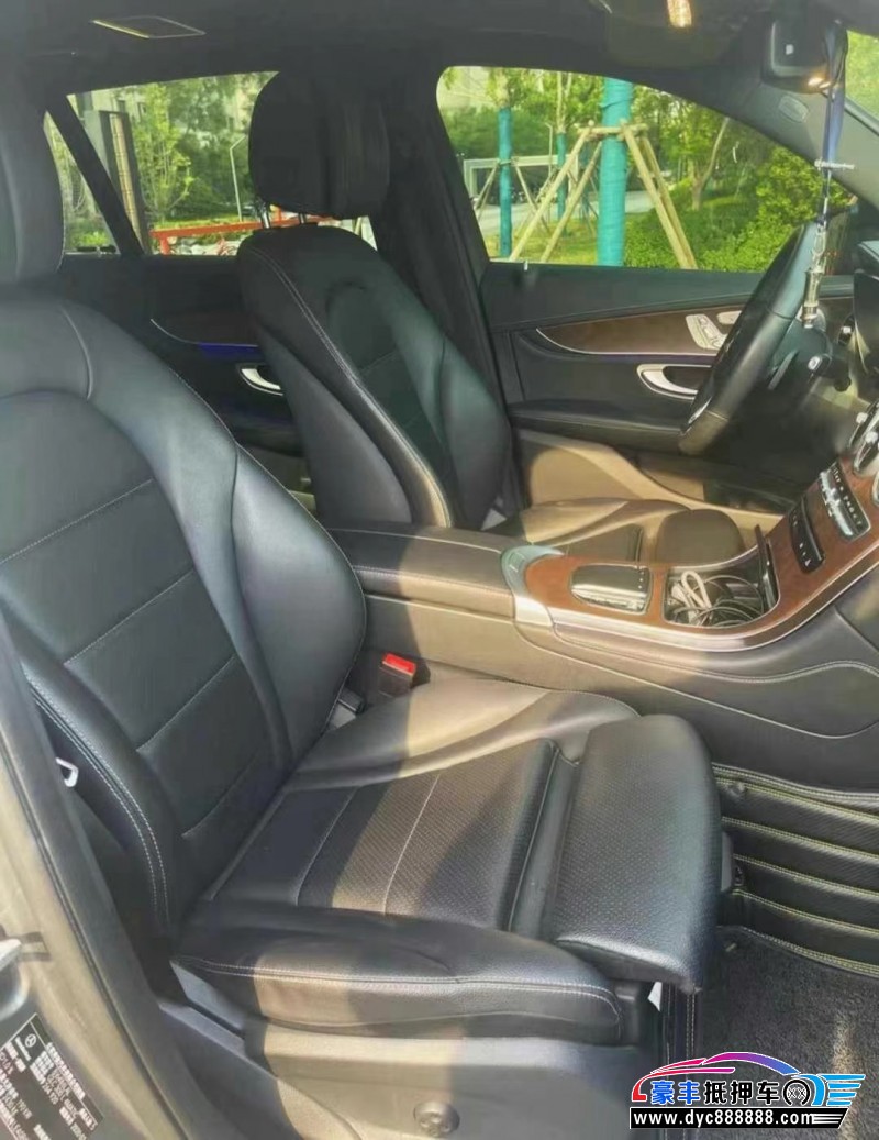 19年奔驰GLC轿车抵押车出售