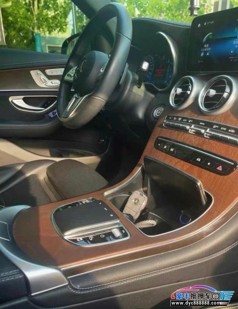 19年奔驰GLC轿车抵押车出售