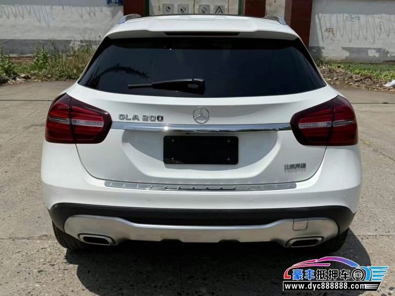19年奔驰GLA轿车抵押车出售