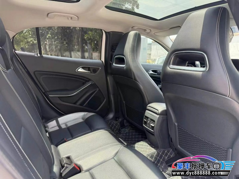 19年奔驰GLA轿车抵押车出售