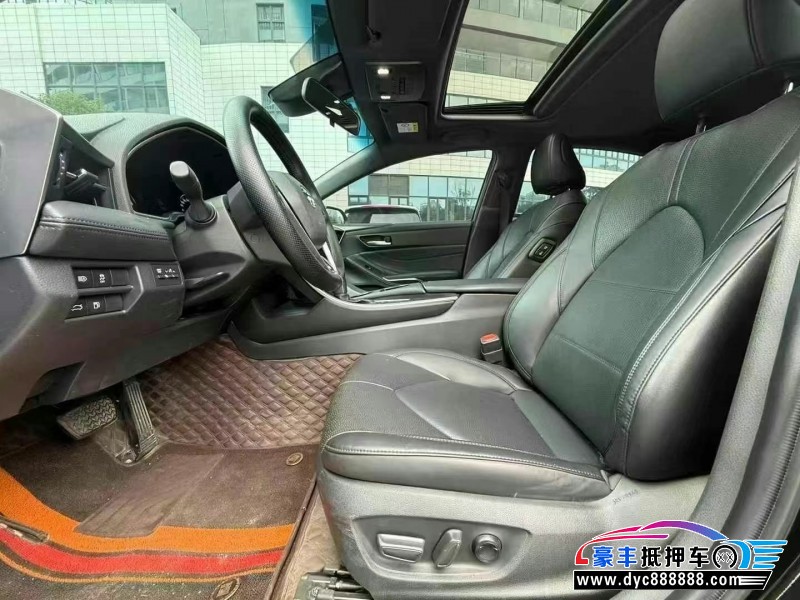 22年丰田亚洲龙轿车抵押车出售