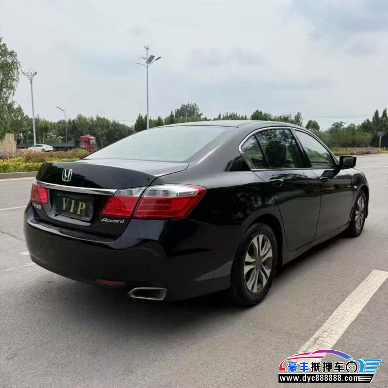 16年本田雅阁轿车抵押车出售