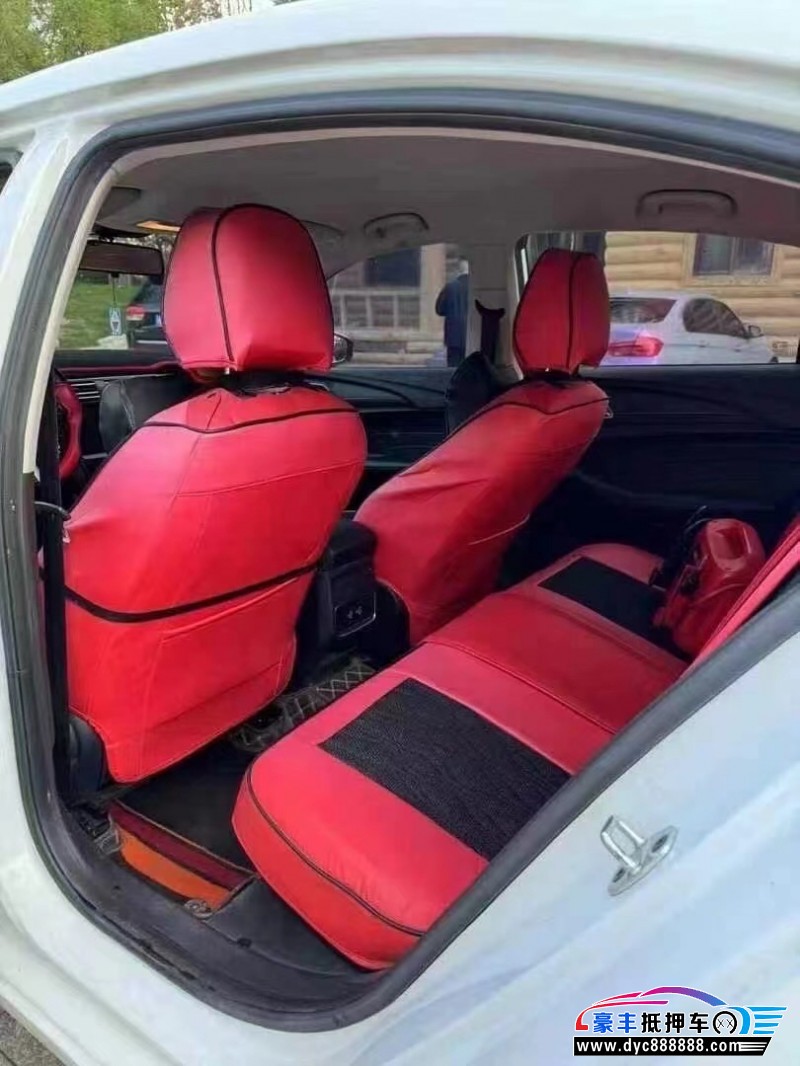 19年荣威i5轿车抵押车出售