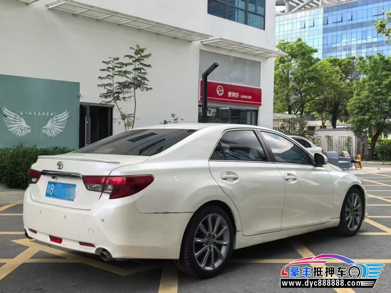 15年丰田锐志轿车抵押车出售