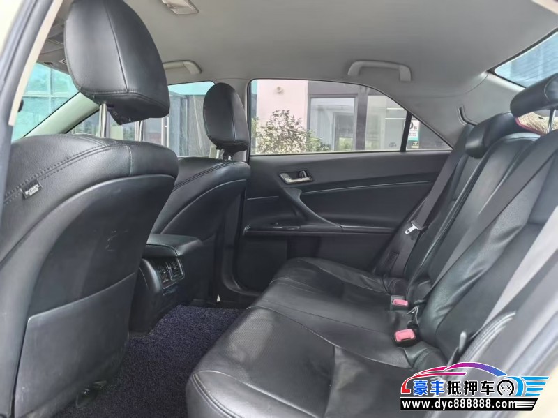 15年丰田锐志轿车抵押车出售