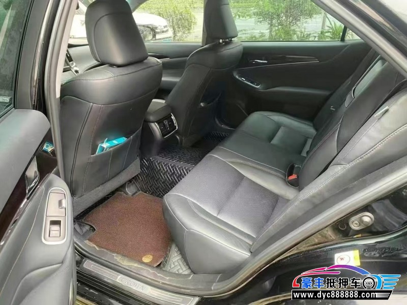 17年丰田皇冠轿车抵押车出售