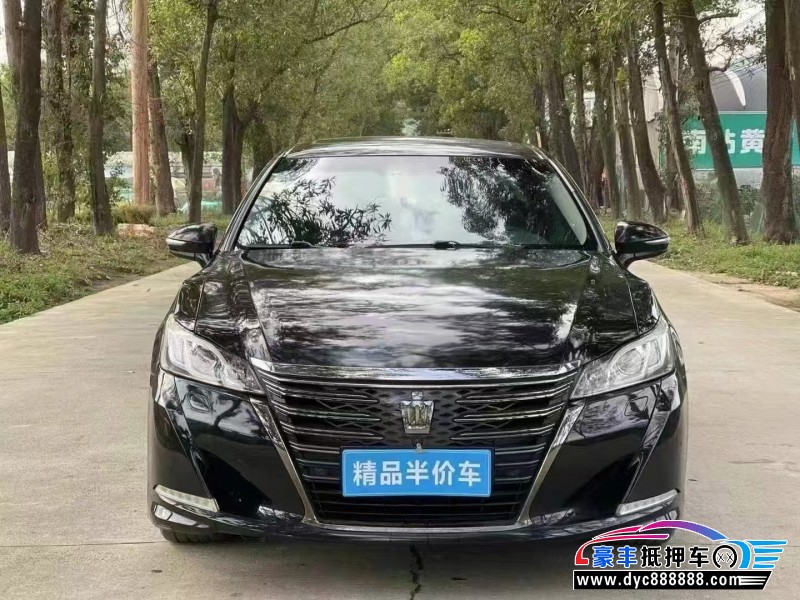 18年丰田皇冠轿车抵押车出售