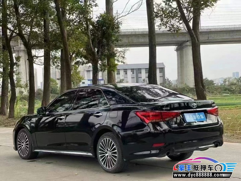 18年丰田皇冠轿车抵押车出售