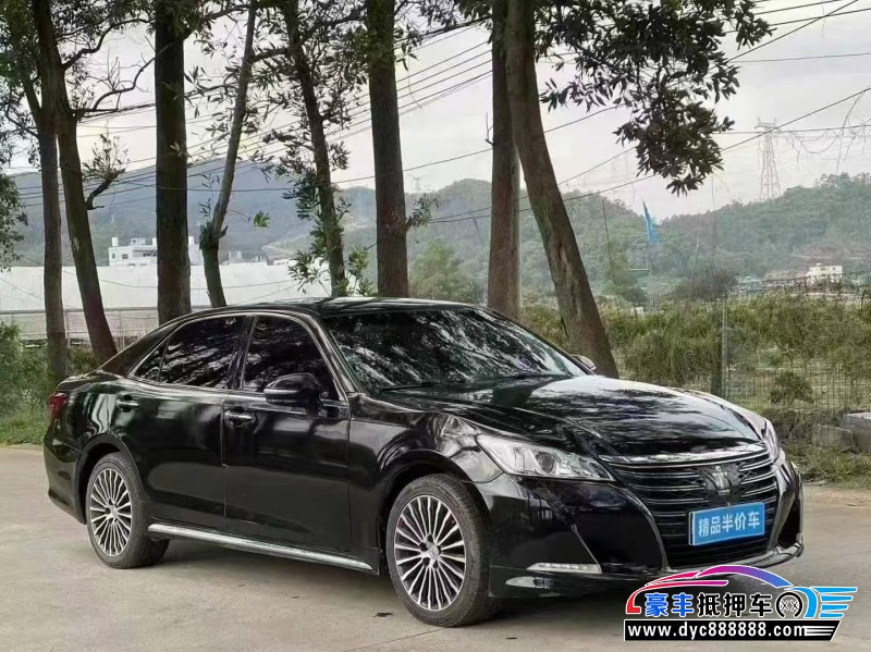 18年丰田皇冠轿车抵押车出售