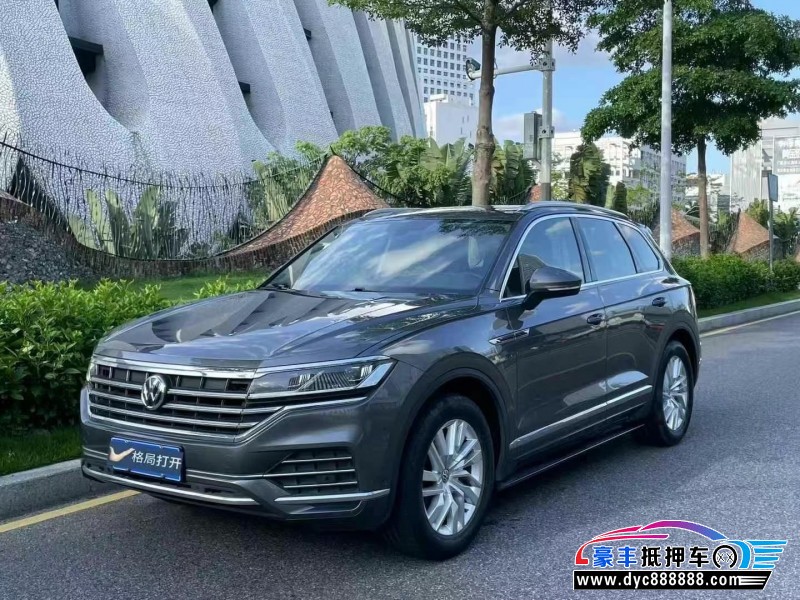 19年大众途锐轿车抵押车出售