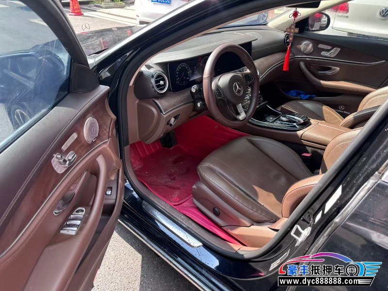 17年奔驰E轿车抵押车出售