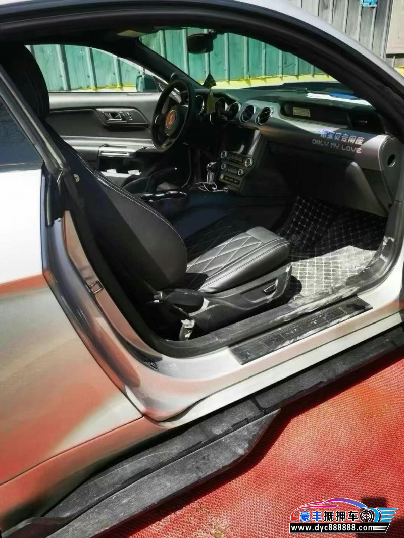 17年福特野马轿车抵押车出售