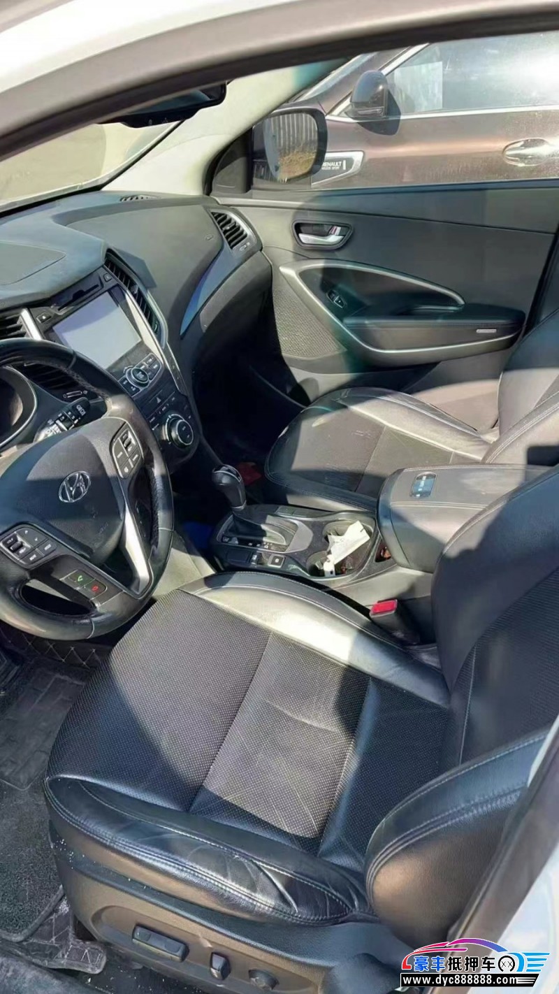 15年现代新胜达轿车抵押车出售