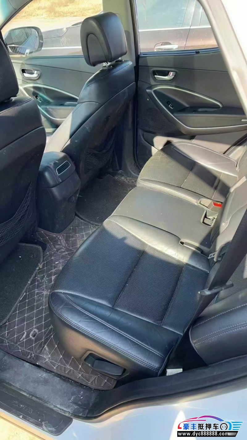 15年现代新胜达轿车抵押车出售