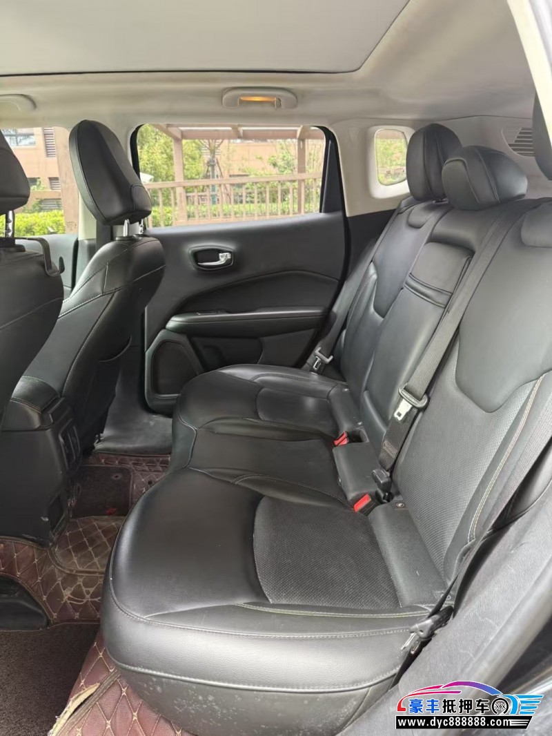 18年Jeep指南者轿车抵押车出售