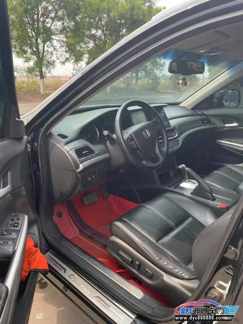 15年本田歌诗图轿车抵押车出售