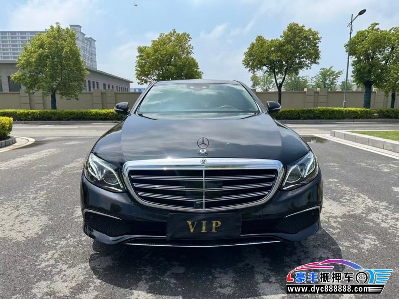 17年奔驰E轿车抵押车出售