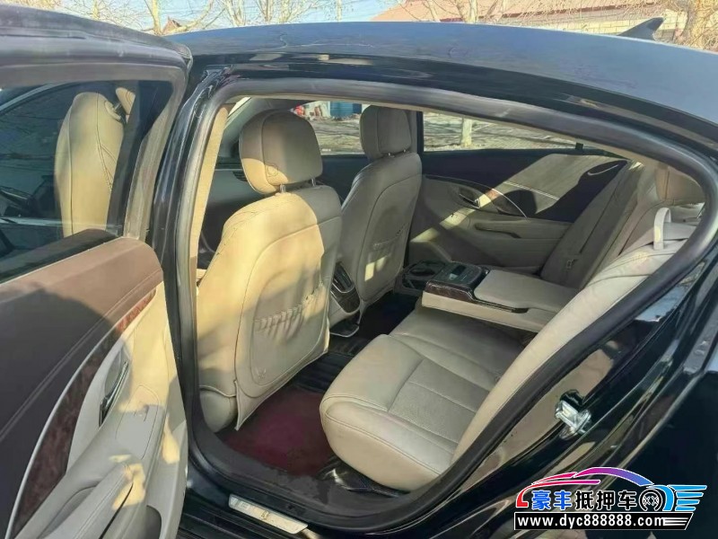 14年别克君越轿车抵押车出售