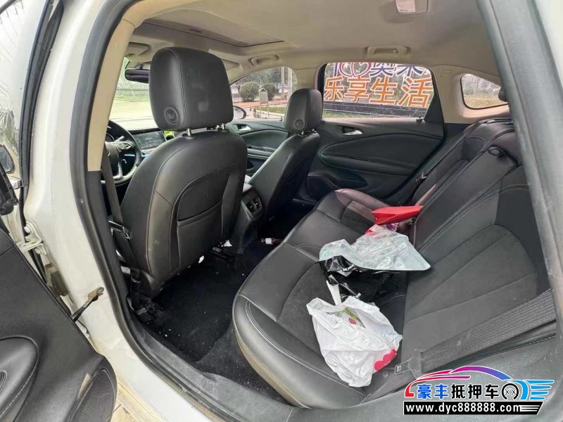 17年别克威朗轿车抵押车出售