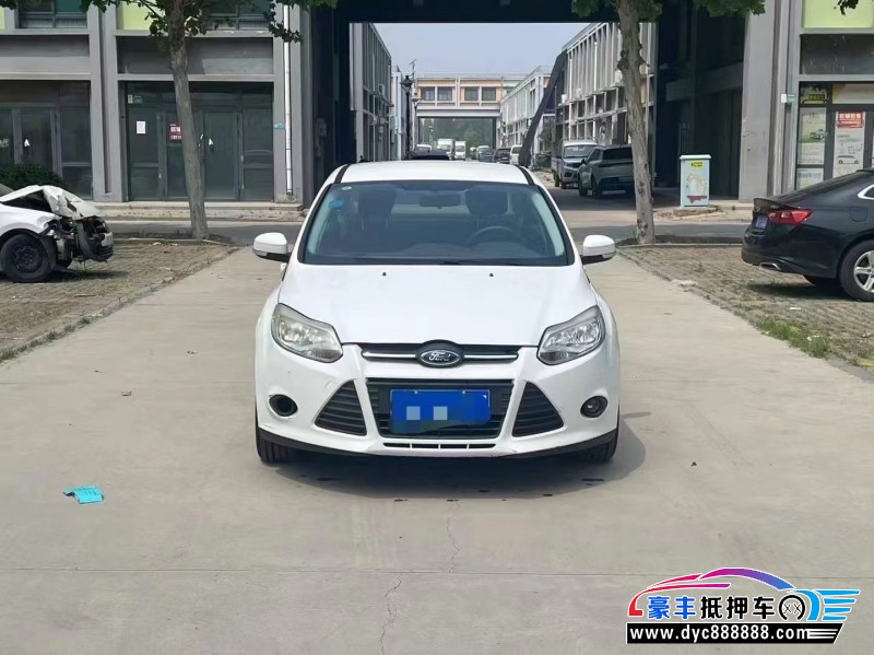 14年福特福克斯轿车抵押车出售