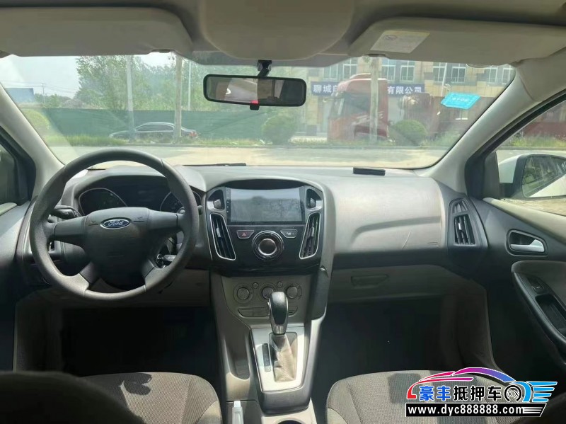 14年福特福克斯轿车抵押车出售