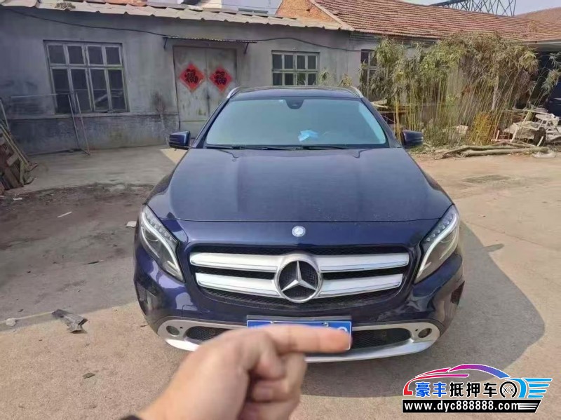 17年奔驰GLA轿车抵押车出售