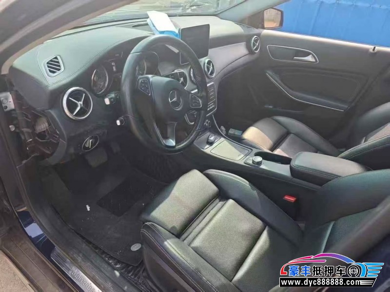 17年奔驰GLA轿车抵押车出售